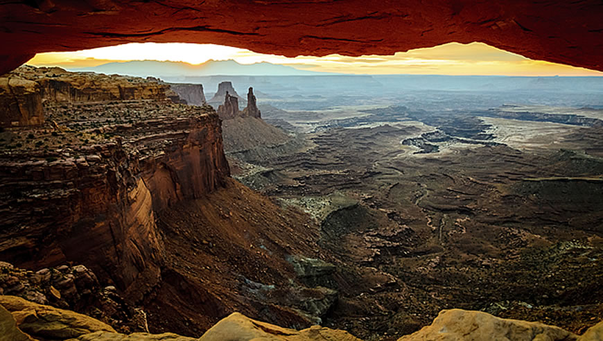 Mesa Arch Canyonlands