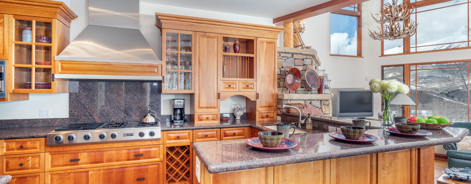 1-Telluride-Pine-Meadows-138-Breakfast-Bar