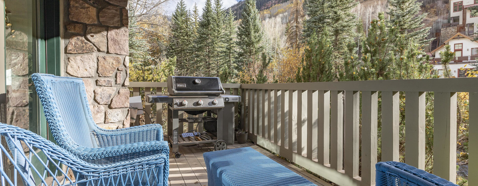 1.13-telluride-rivers-edge-retreat-Deck-View