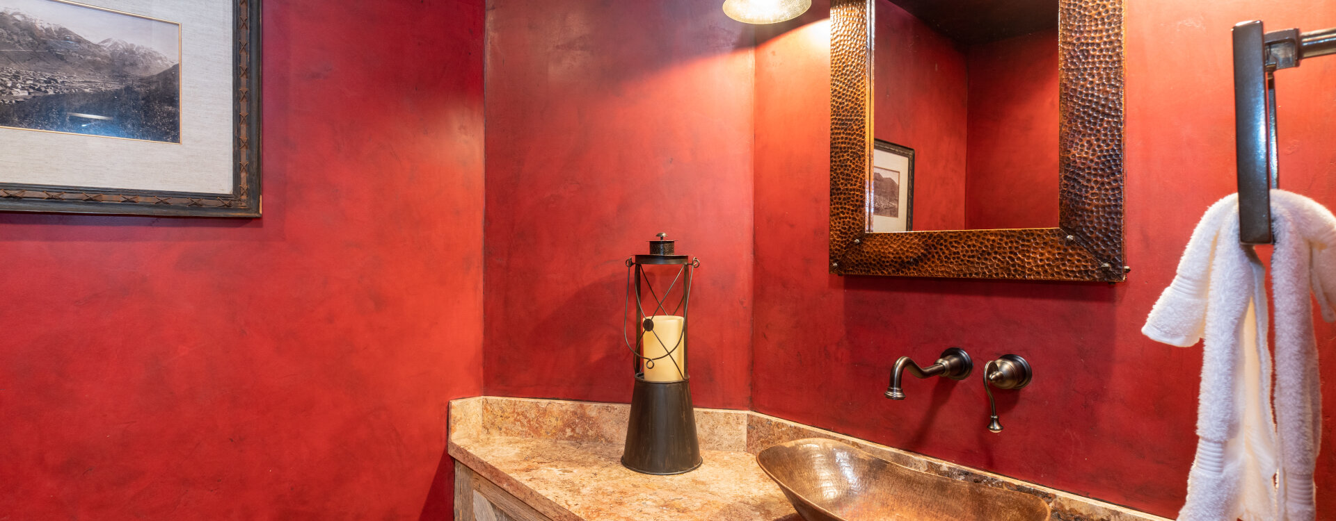 10-Telluride-Alpenglow-Powder-Room