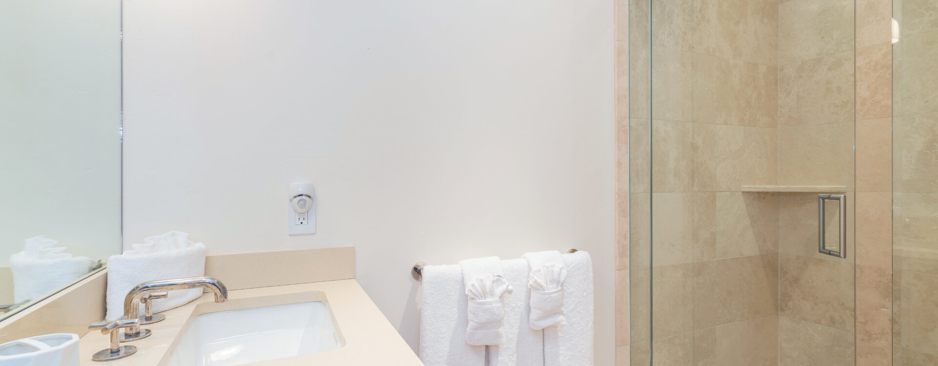 11-Telluride-Skyline-at-Meribel-Guest-Bathroom