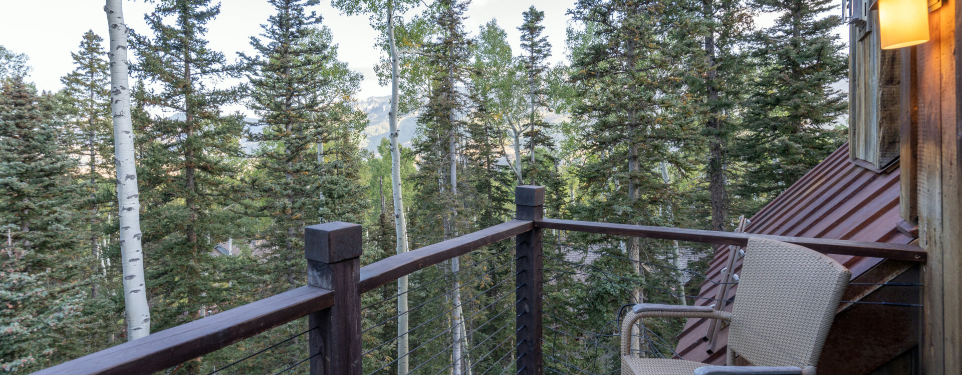 11.5-Telluride-Alpenglow-Primary-Suite-Balcony