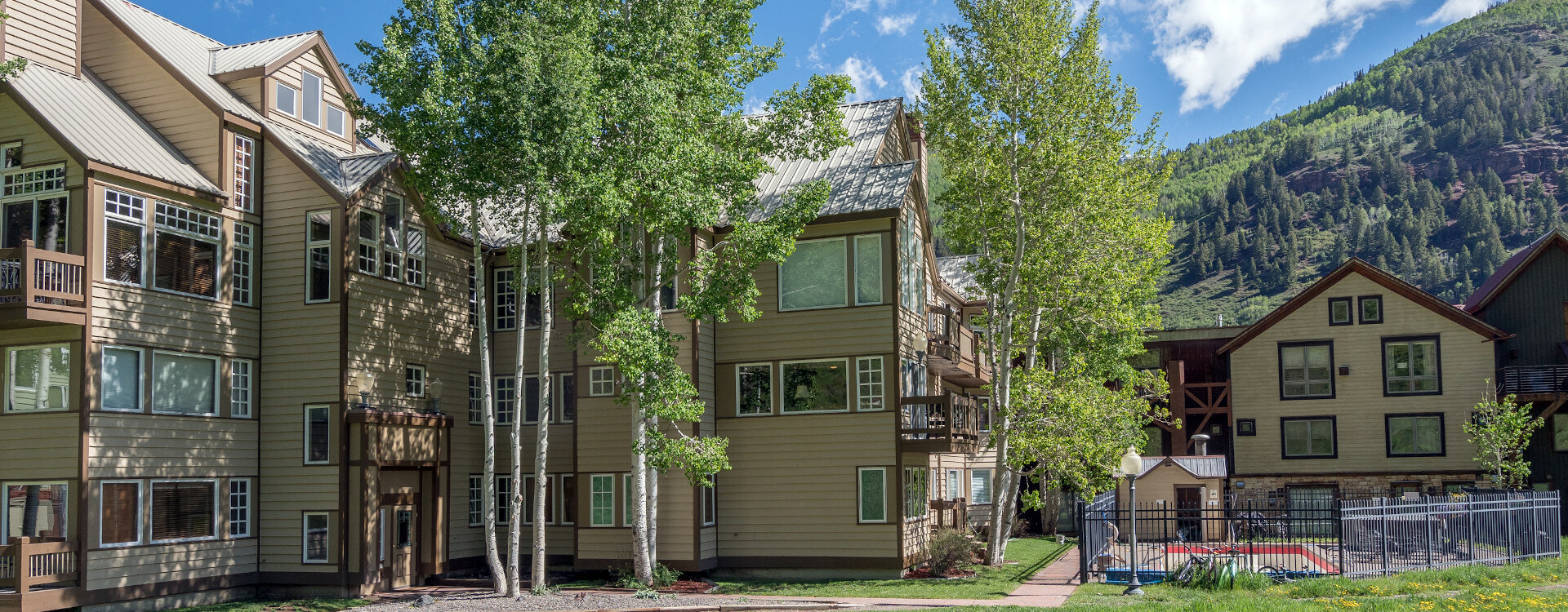 12-Telluride-Etta-Place-102-Back-Exterior