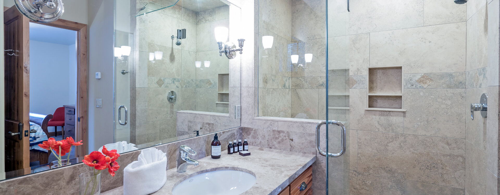 15-Telluride-Palmyra-Pines-King-Guest-Bathroom