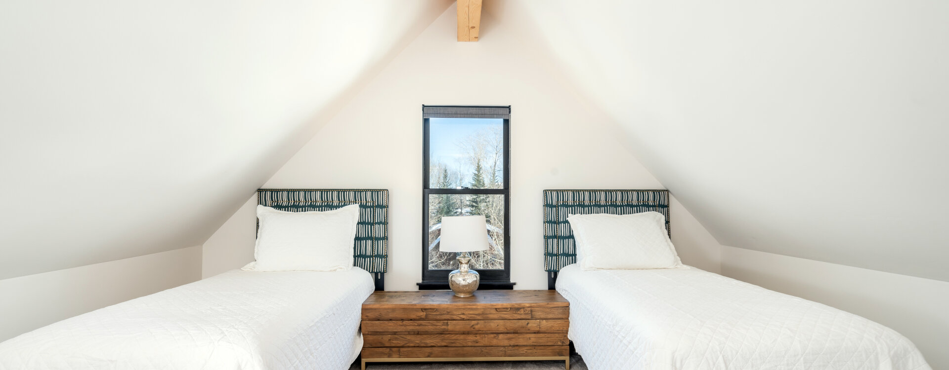 15-Telluride-Telluride_s-Peak-Split-king-Bedroom