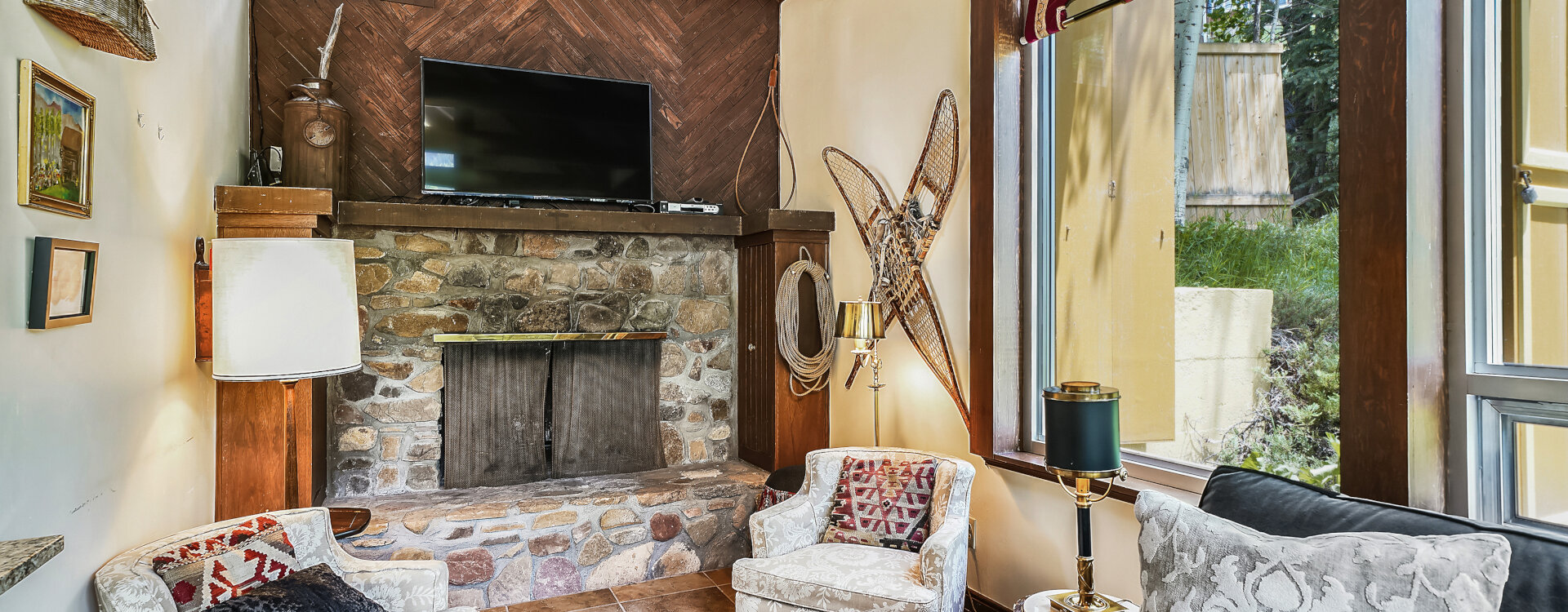 2.01-telluride-summer-haus-Living Room