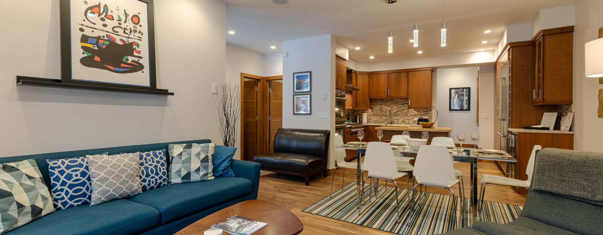 2.03-telluride-local-luxury-living-room-dining-room-kitchen