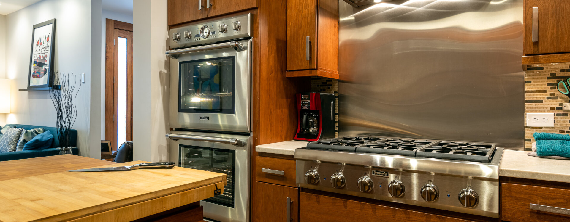 2.07-telluride-local-luxury-kitchen-stove-oven