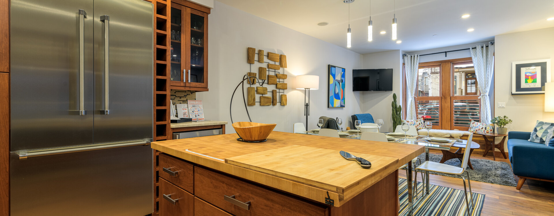 2.09-telluride-local-luxury-kitchen-living-room-rev