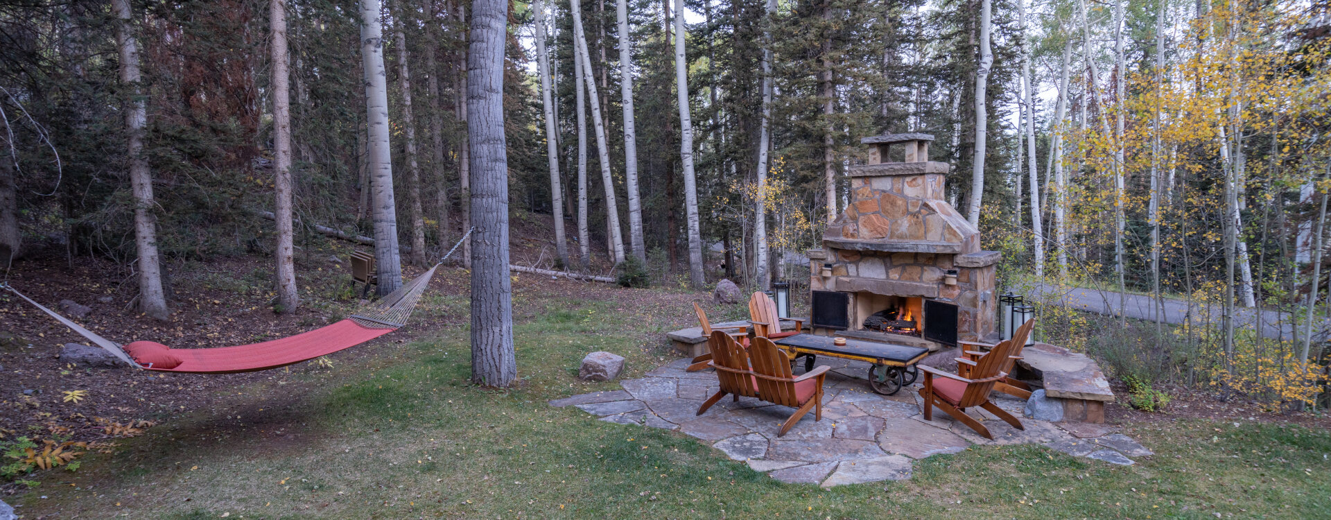 20.5-Telluride-Alpenglow-Outdoor-Seating