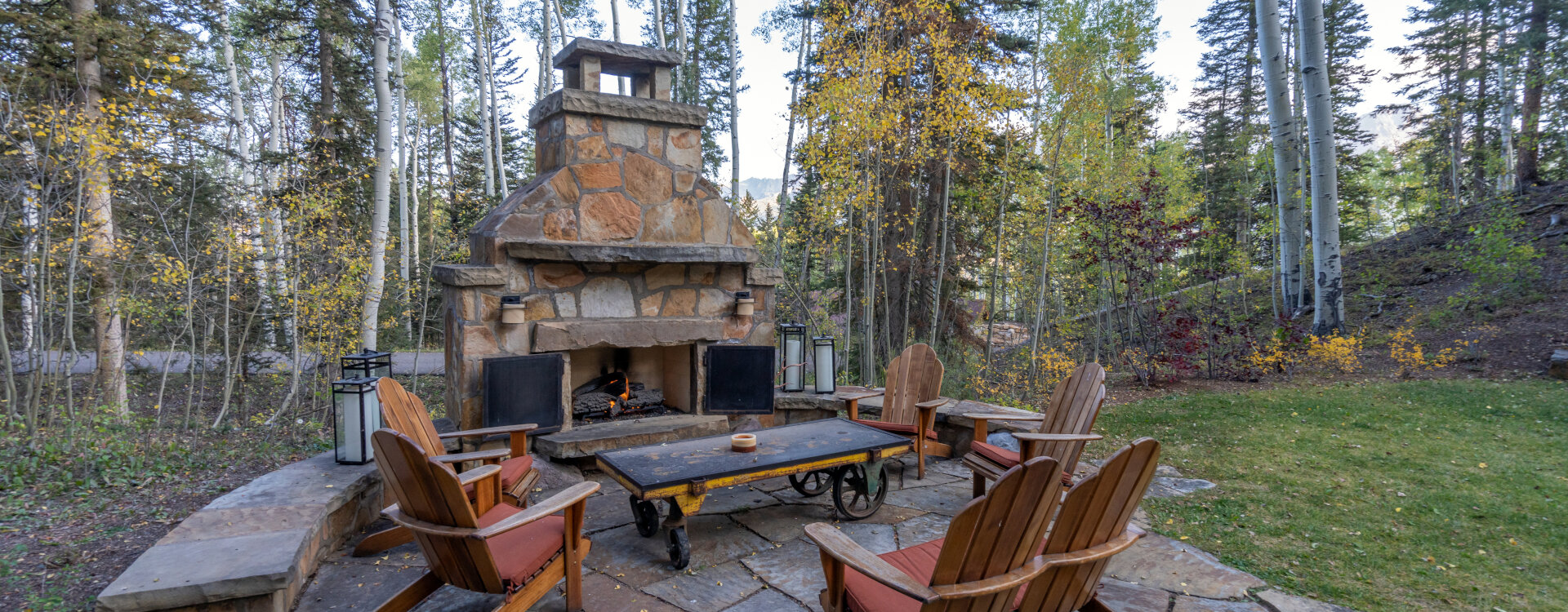 20.6-Telluride-Alpenglow-Outdoor-Fireplace