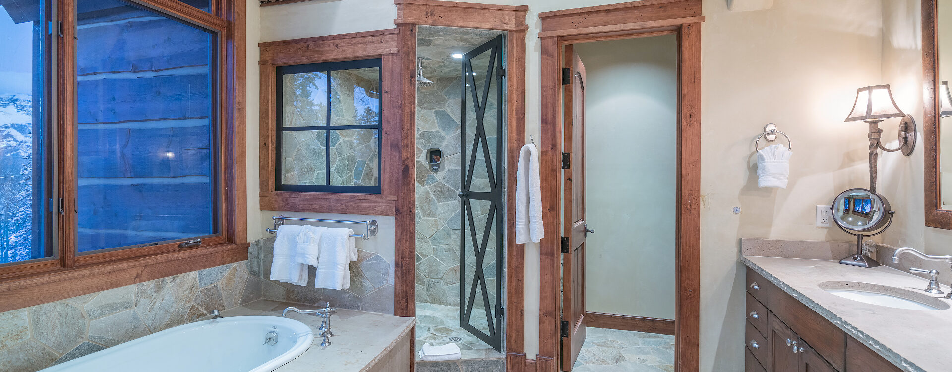 21-Telluride-Autumn-Ridge-MasterBath