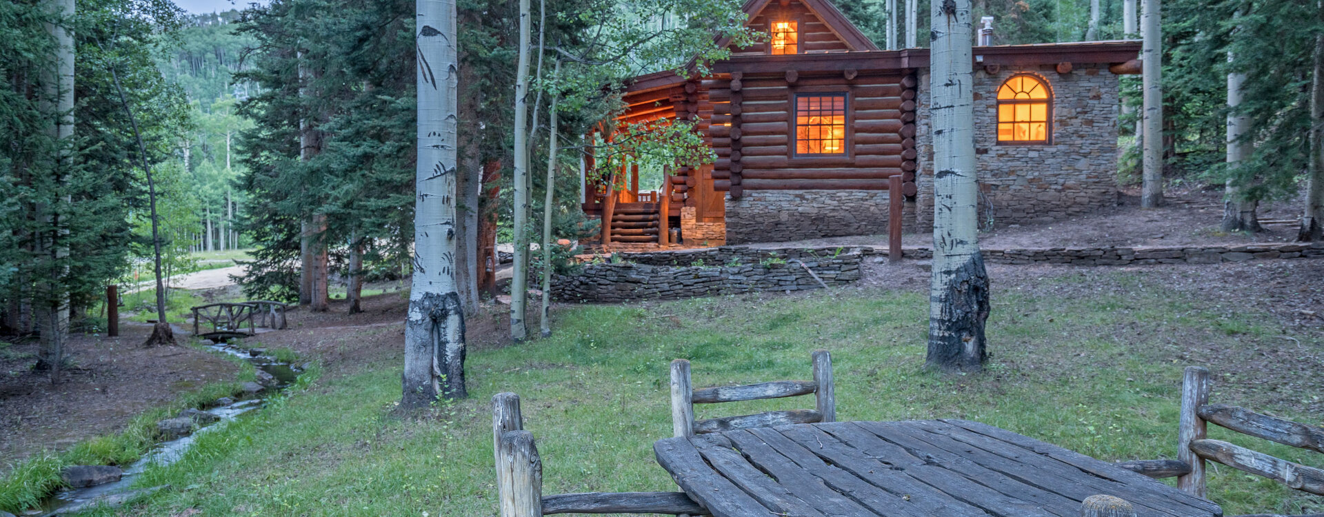 22-Telluride-Yellow-Brick-Cabin-AlFresco-Dining