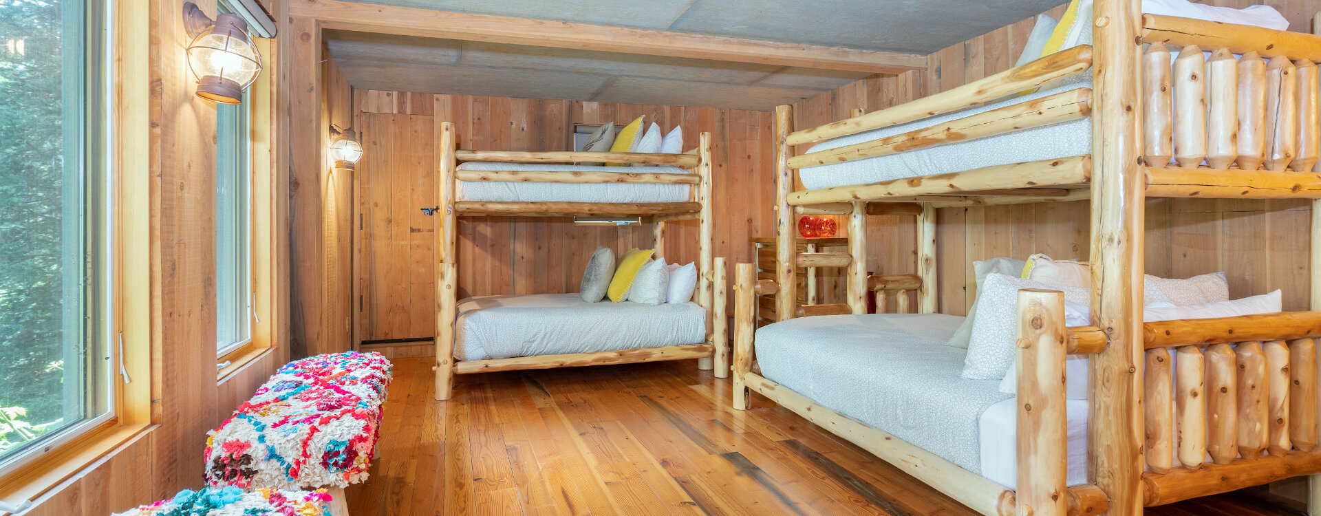 29-Telluride-Polar-Queen-Bunk-Room-Beds