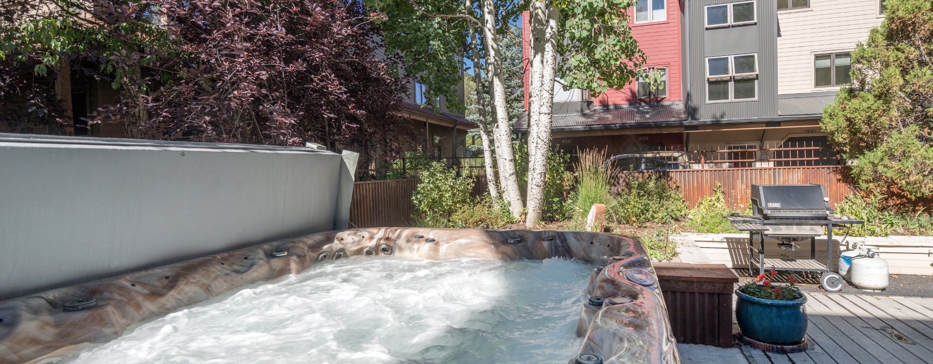 3.02-telluride-lulu-luxe-complex-hot-tub-web