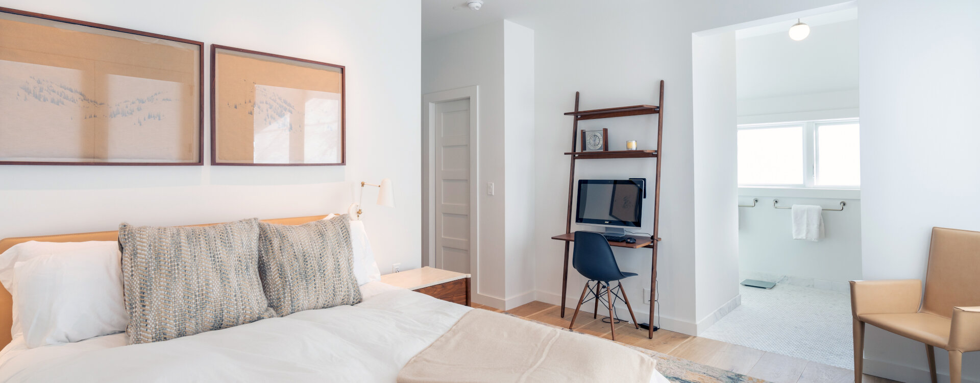 3.02-telluride-top-town-master-bedroom