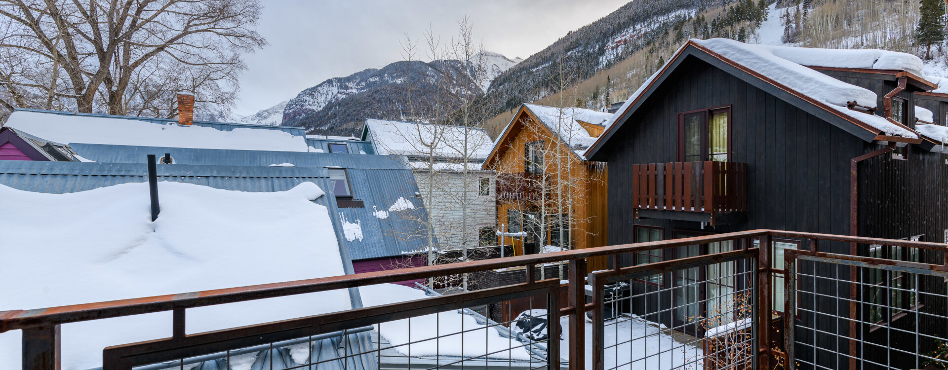 3.08-telluride-local-luxury-winter-deck-view