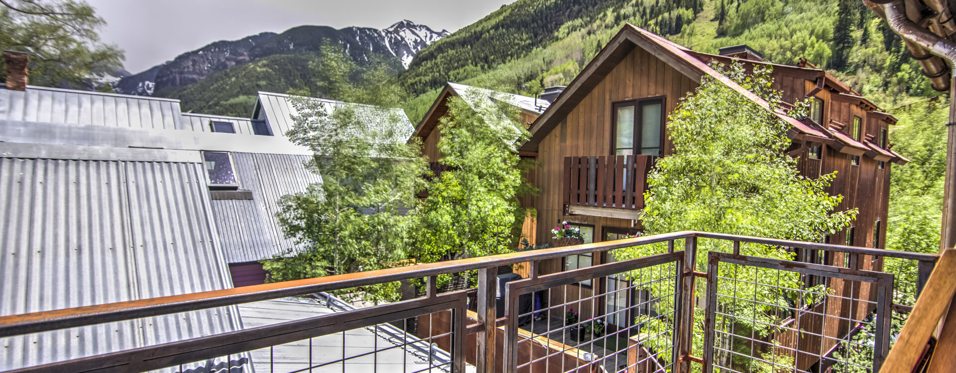 3.09-telluride-local-luxury-primary-deck-summer-view