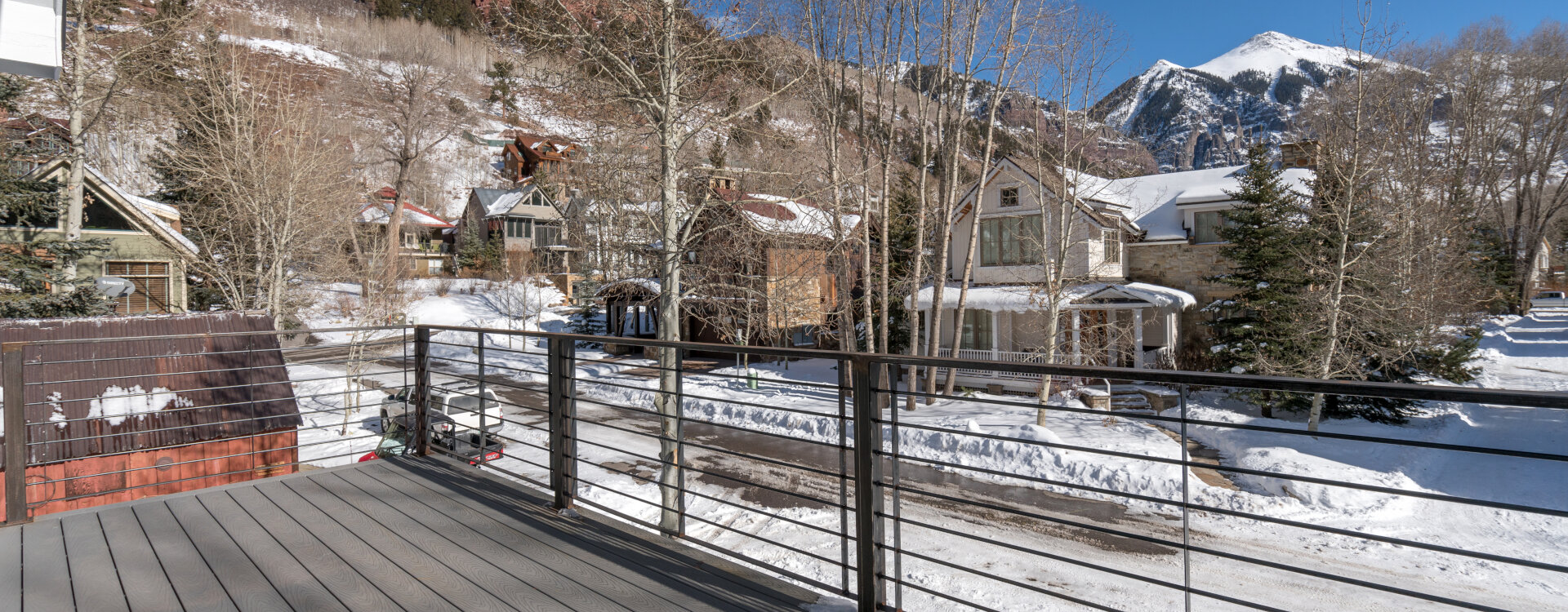 4-Telluride-Telluride_s-Peak-Living-Deck-View