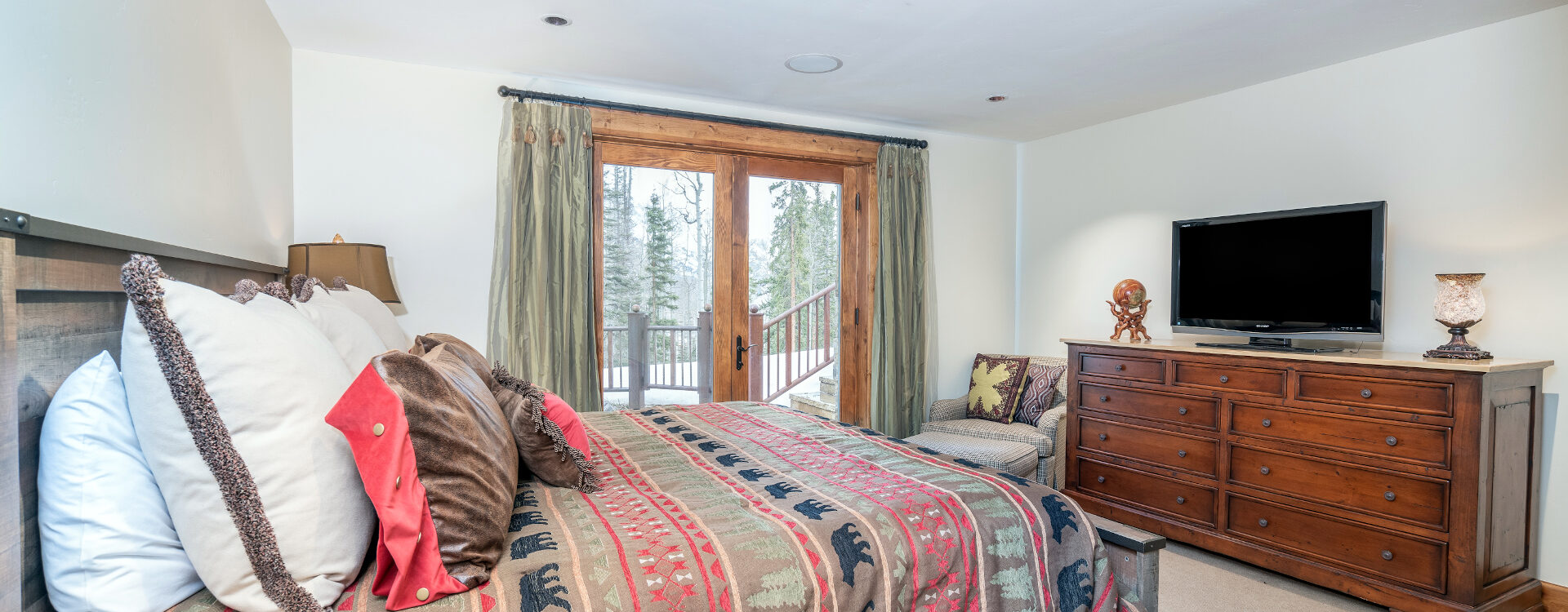 54.5-Telluride-Autumn-Ridge-Last-King-Guest-Bedroom