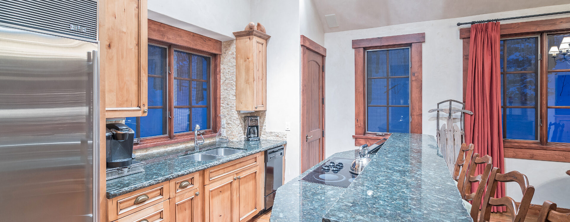 59-Telluride-Autumn-Ridge-Kitchenette