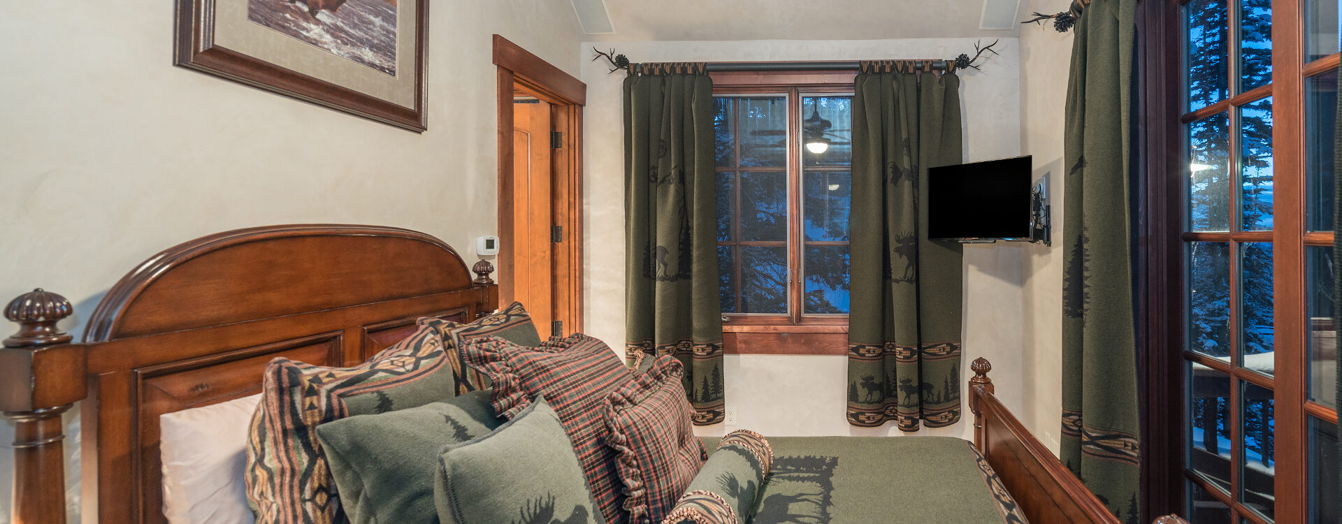 60-Telluride-Autumn-Ridge-Bedroom