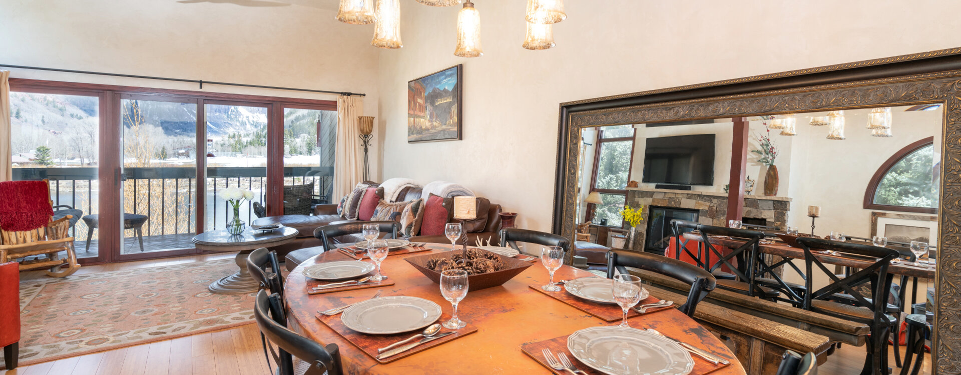 7-Telluride-Riverside-B201-Dining