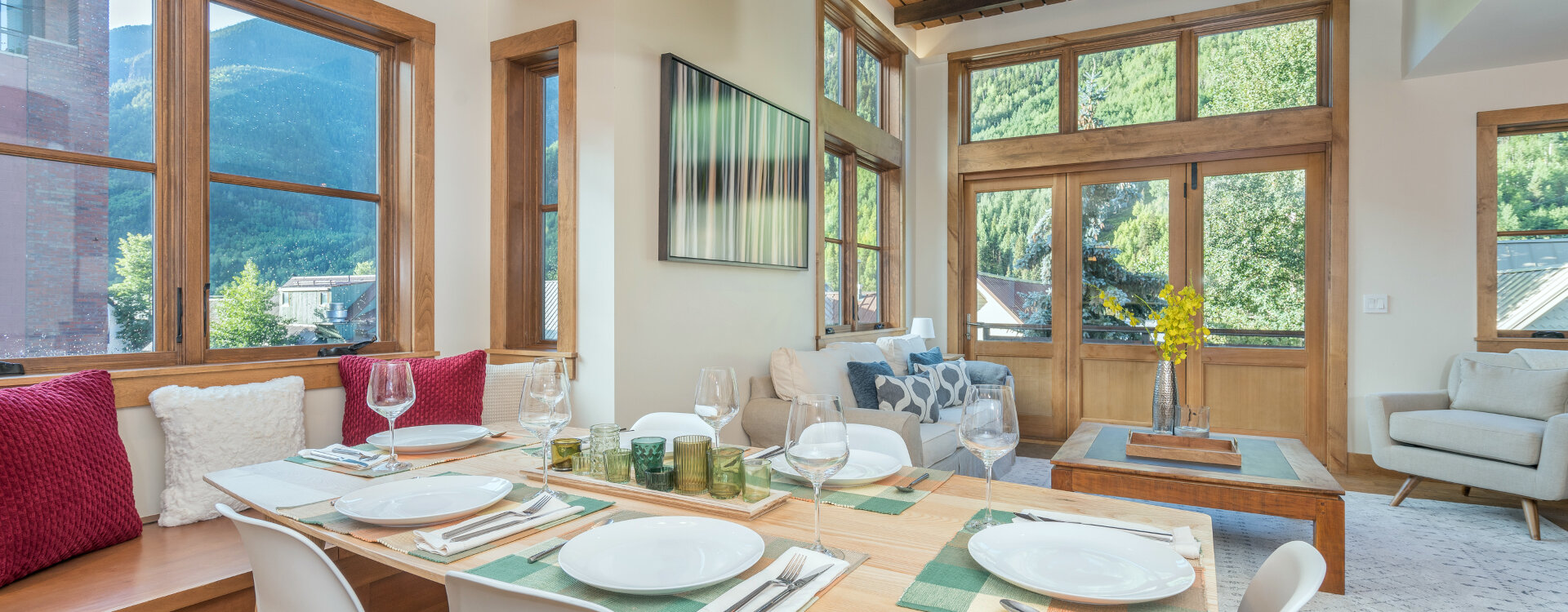 7-Telluride-Skyline-at-Meribel-Dining-Living