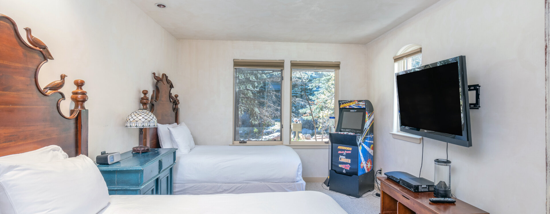 7.01-Telluride-Rivercrown7-Guest-Bedroom2