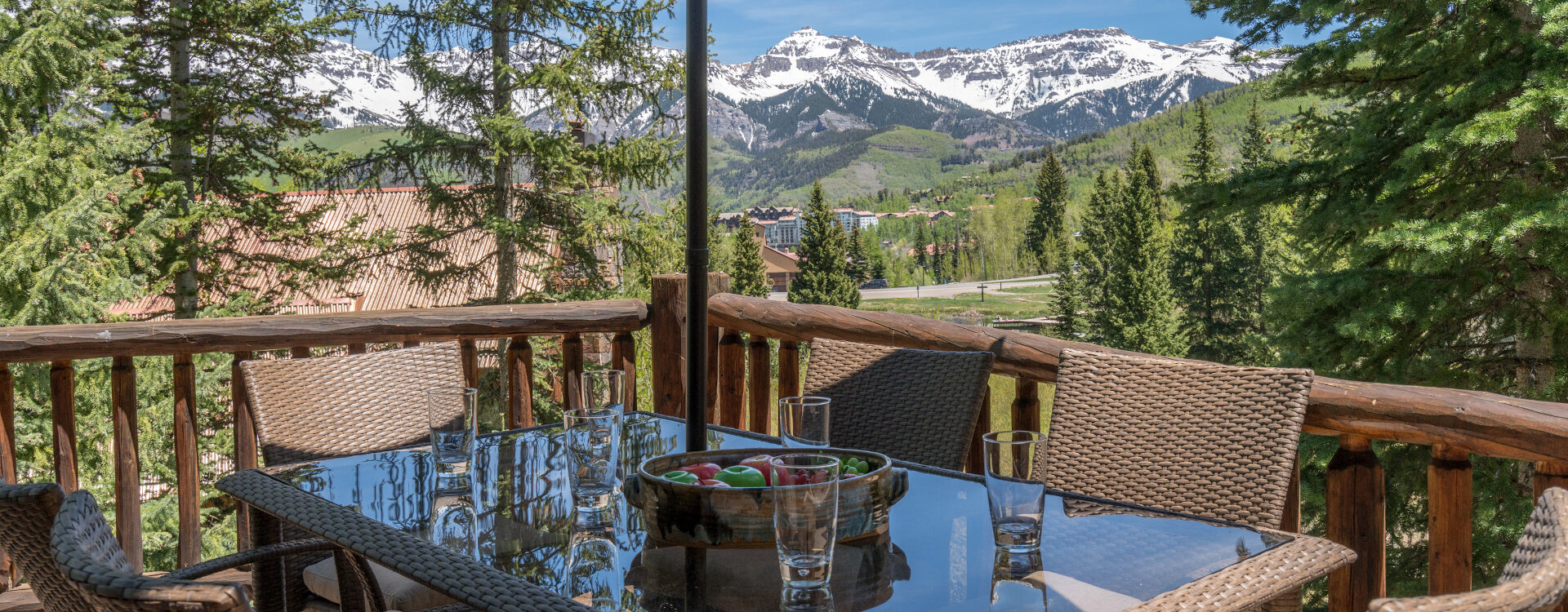 7.03-mountain-village-mountain-melody-deck-outdoor-dining-Web