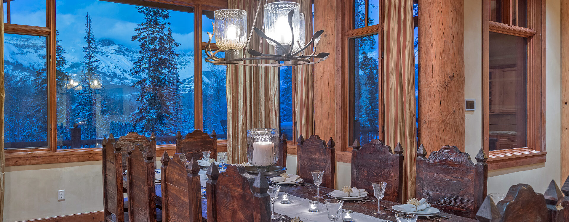 9-Telluride-Autumn-Ridge-DiningRoom