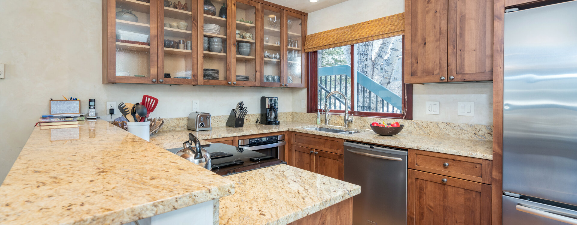 9-Telluride-Riverside-B201-Kitchen