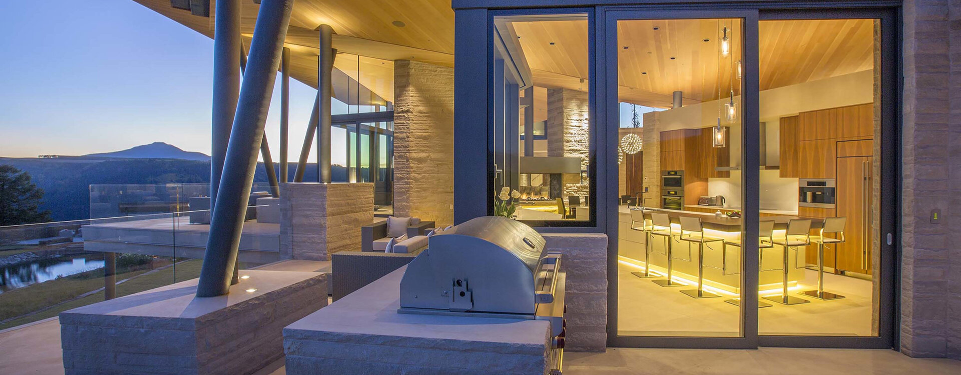 Copy of 14-RemoteTelluride-SunsetRidge-KitchenInOut-Web