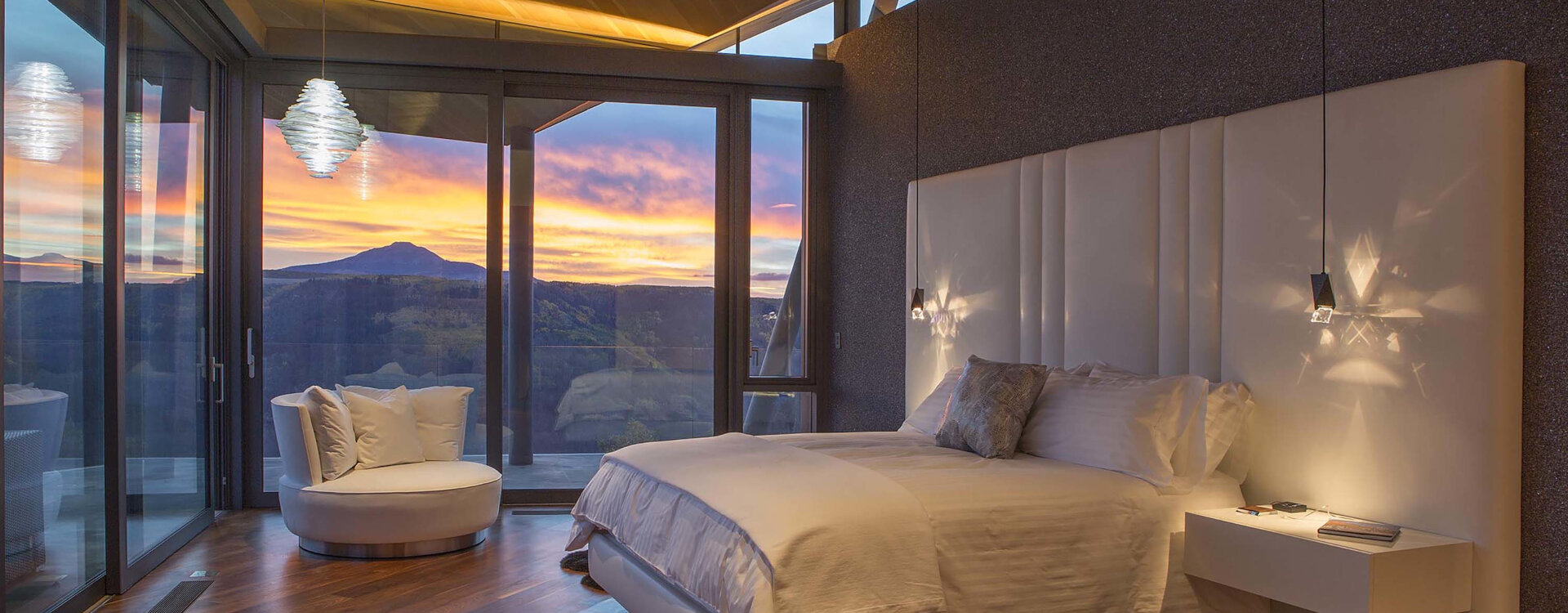 Copy of 33-RemoteTelluride-SunsetRidge-MasterBedroomsunset-Web