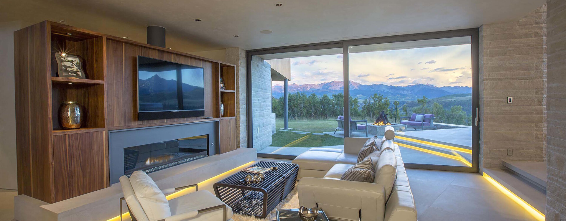 Copy of 6-RemoteTelluride-SunsetRidge-HearthRoomView-Web