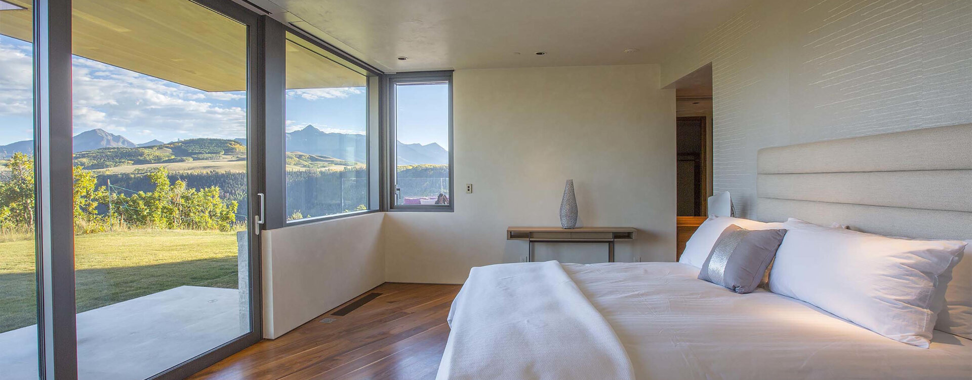 Copy of 63-RemoteTelluride-SunsetRidge-GuestBedV-Web