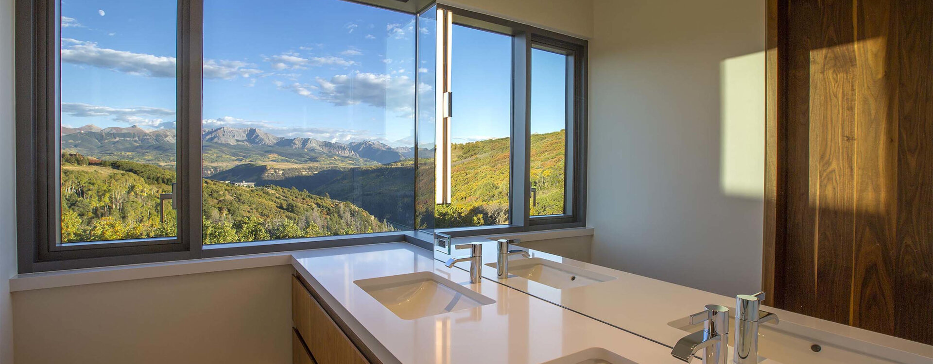 Copy of 64-RemoteTelluride-SunsetRidge-GuestBathVI-Web