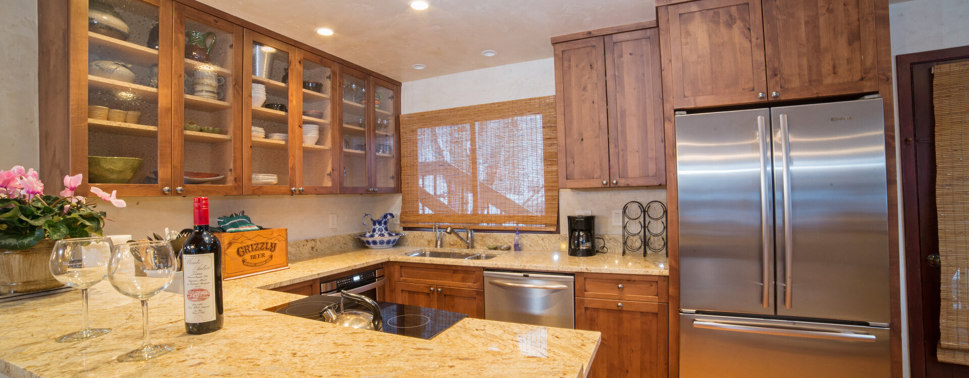 Telluride-RiversideB201-Kitchen2