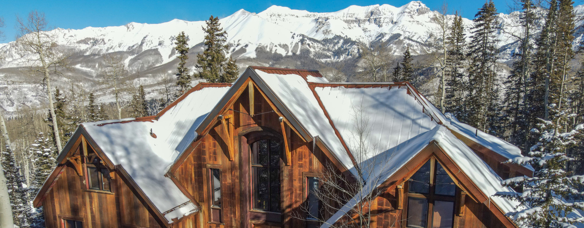 alpenglow-mountain-village-vacation-rental-exterior-horizon