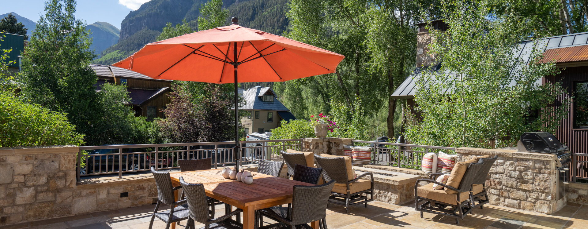 4-Telluride-East-End-Estate-Patio-Dining