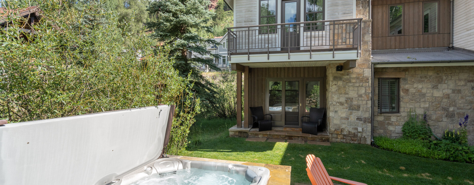 Telluride-East-End-Estate-Hot-Tub-Bedroom