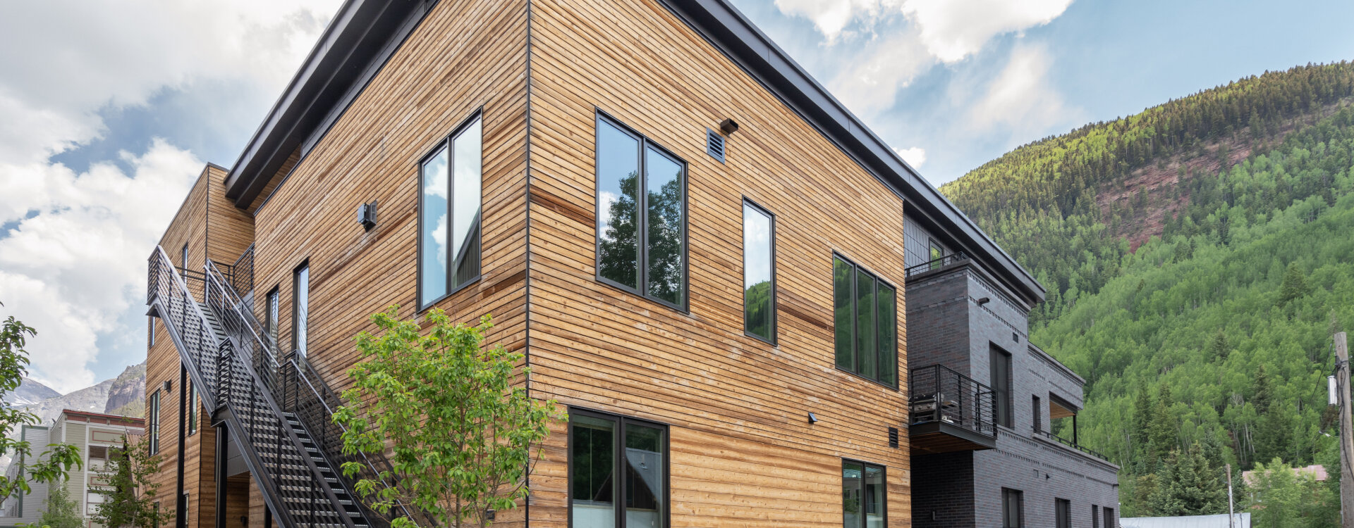 1-Telluride-San-Juan-103-at-Transfer-Exterior