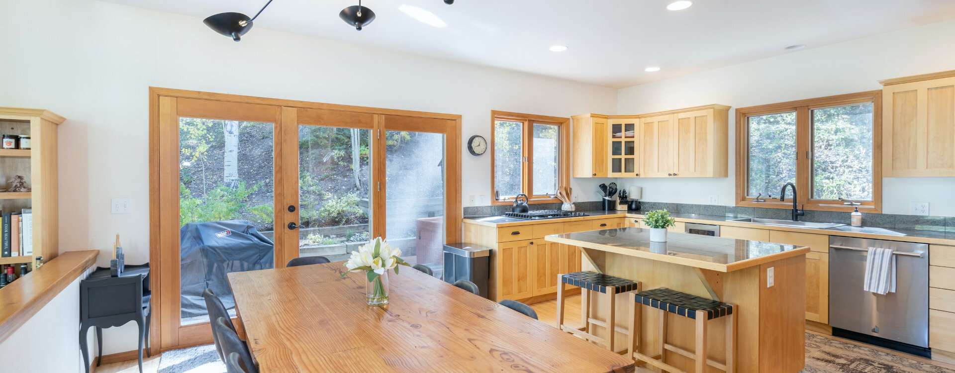 1.04-telluride-haven-on-hang-glider-dining-room-kitchen