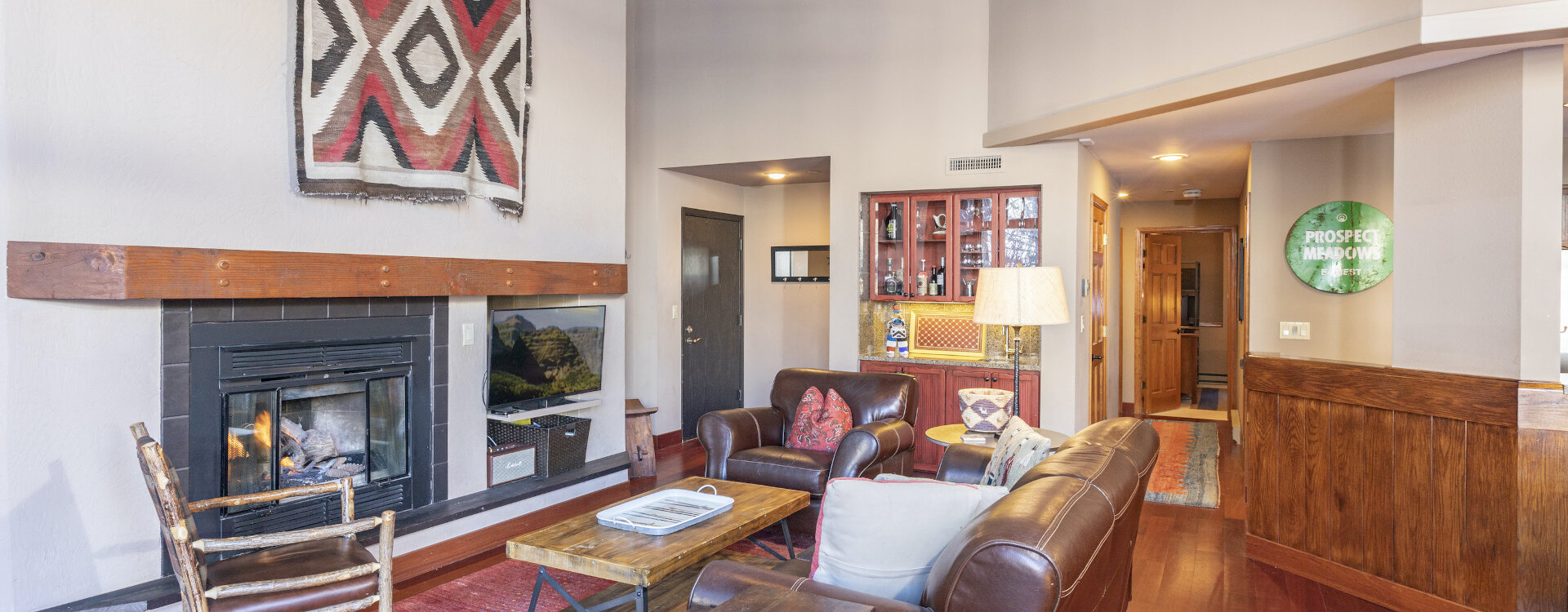 1.04-telluride-kayenta-lodge-living-room3