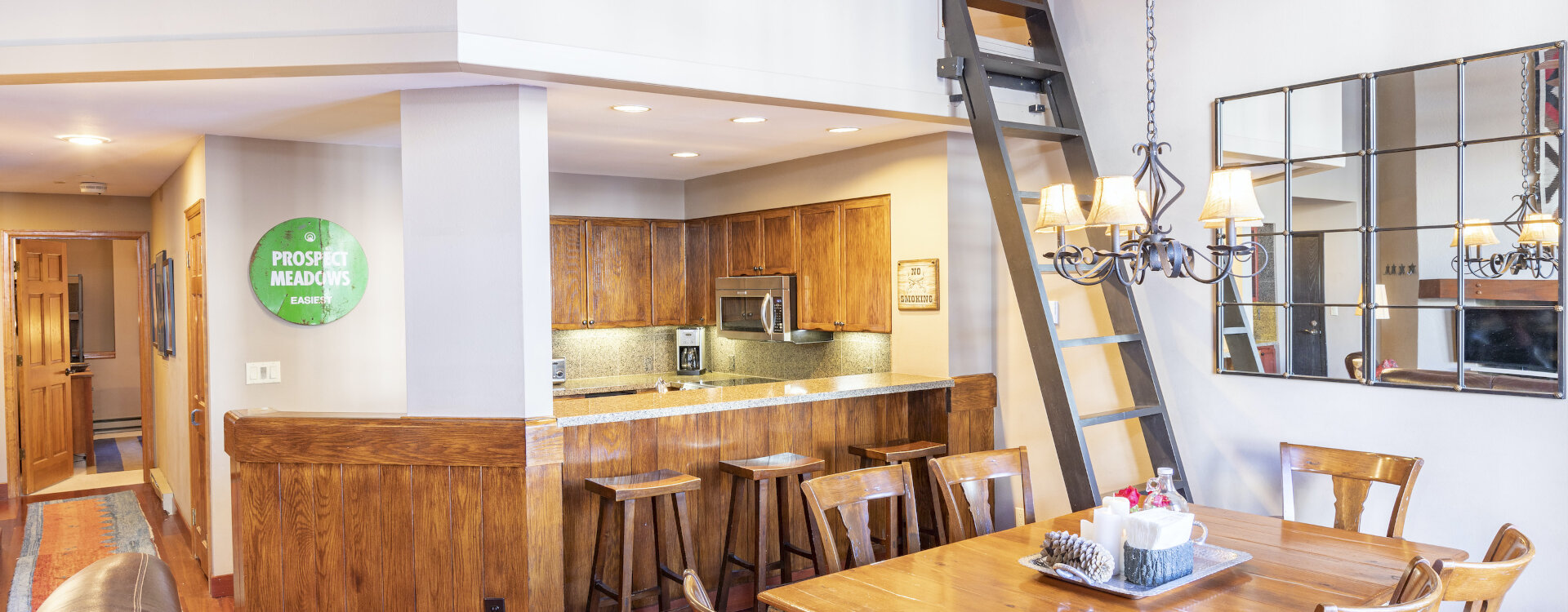 1.06-telluride-kayenta-lodge-dining-room-kitchen