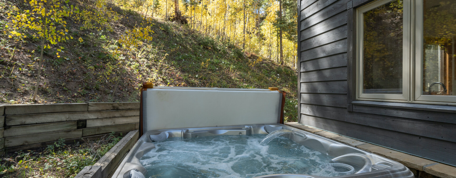 1.20-telluride-haven-on-hang-glider-hot-tub