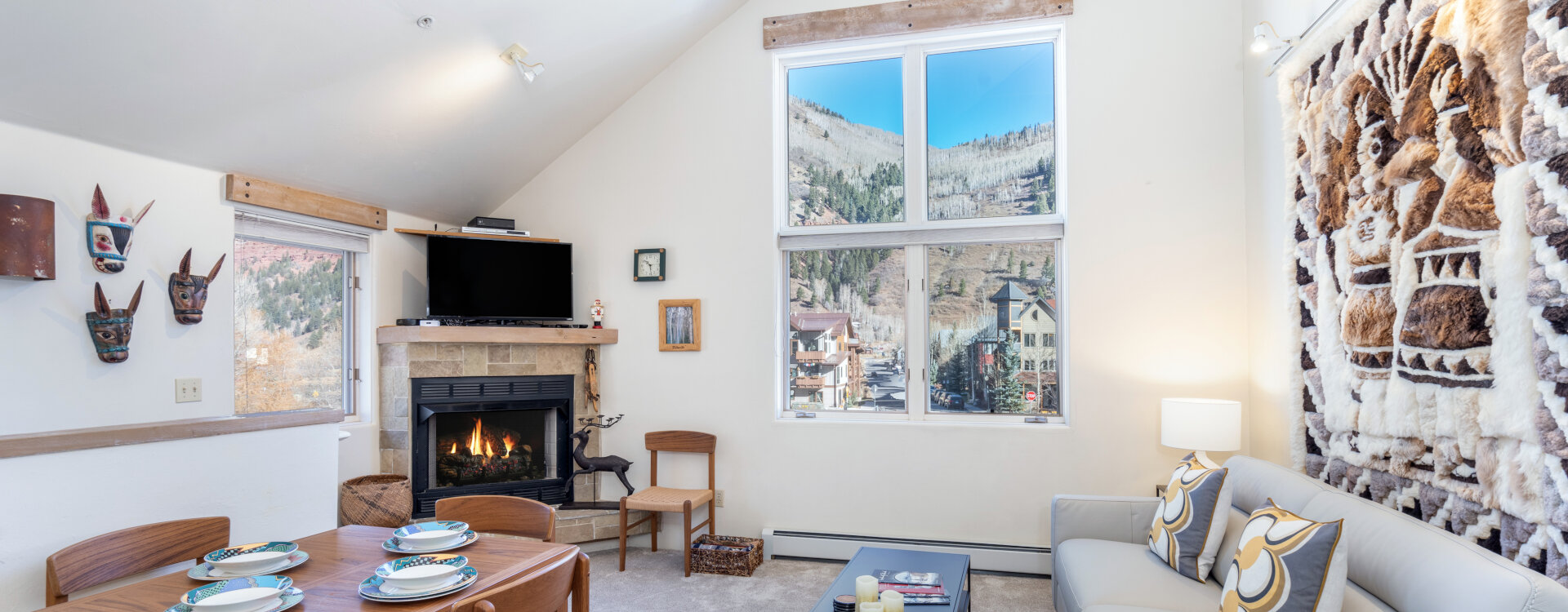 1.01-telluride-double-diamond-3-living-room-view