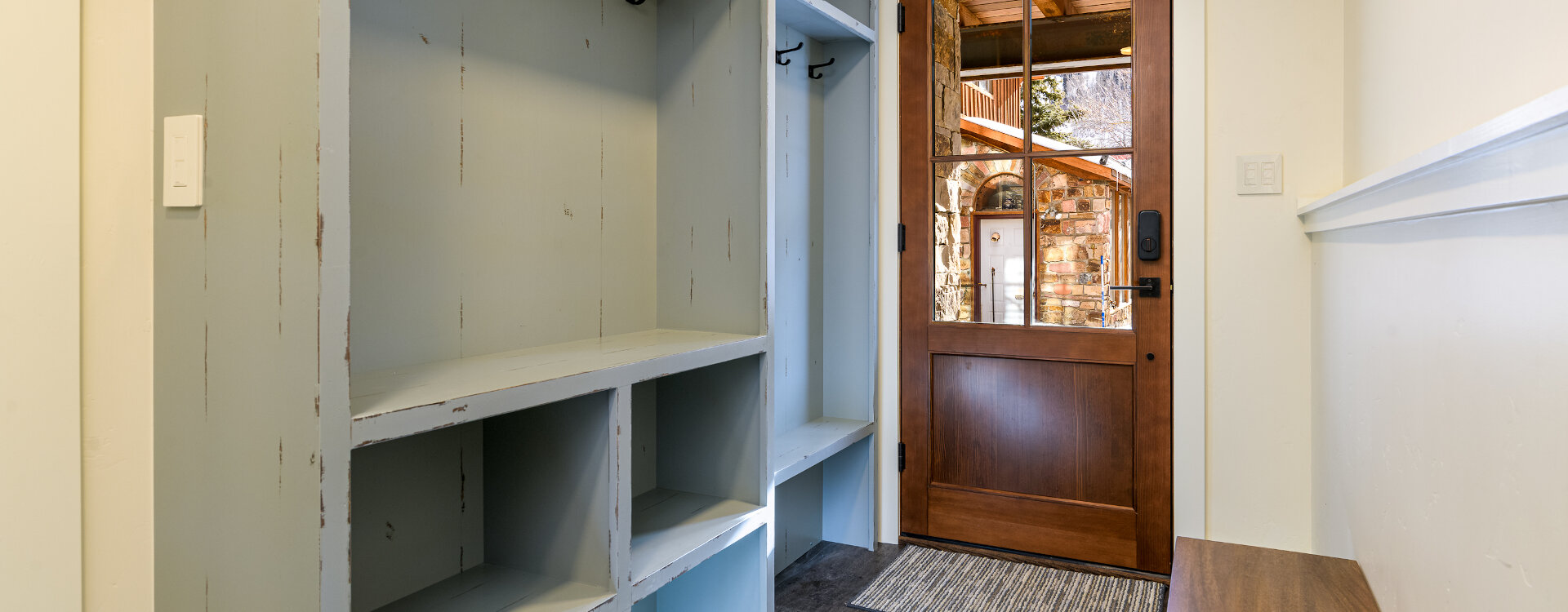 2.0-telluride-the-treehouse-entry-mudroom