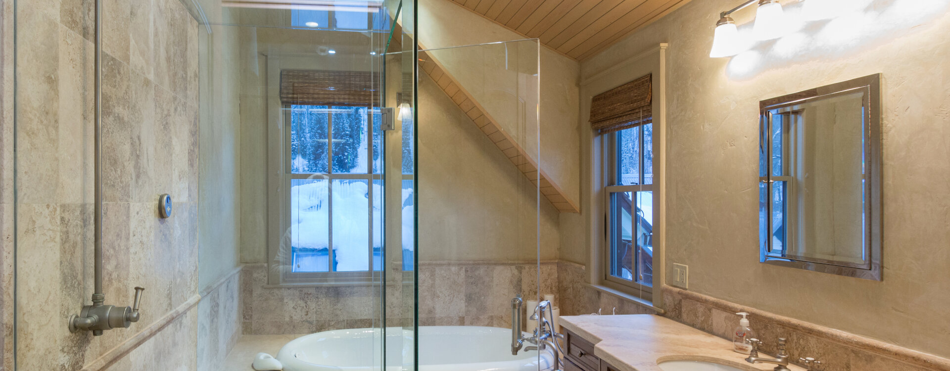 20-telluride-211-s-oak-Master-Bath