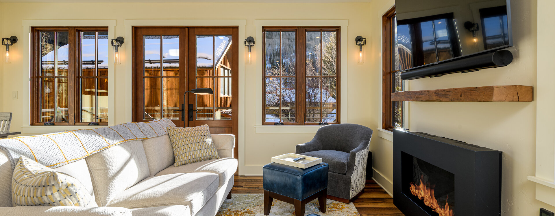 4.02-telluride-the-treehouse-living-room